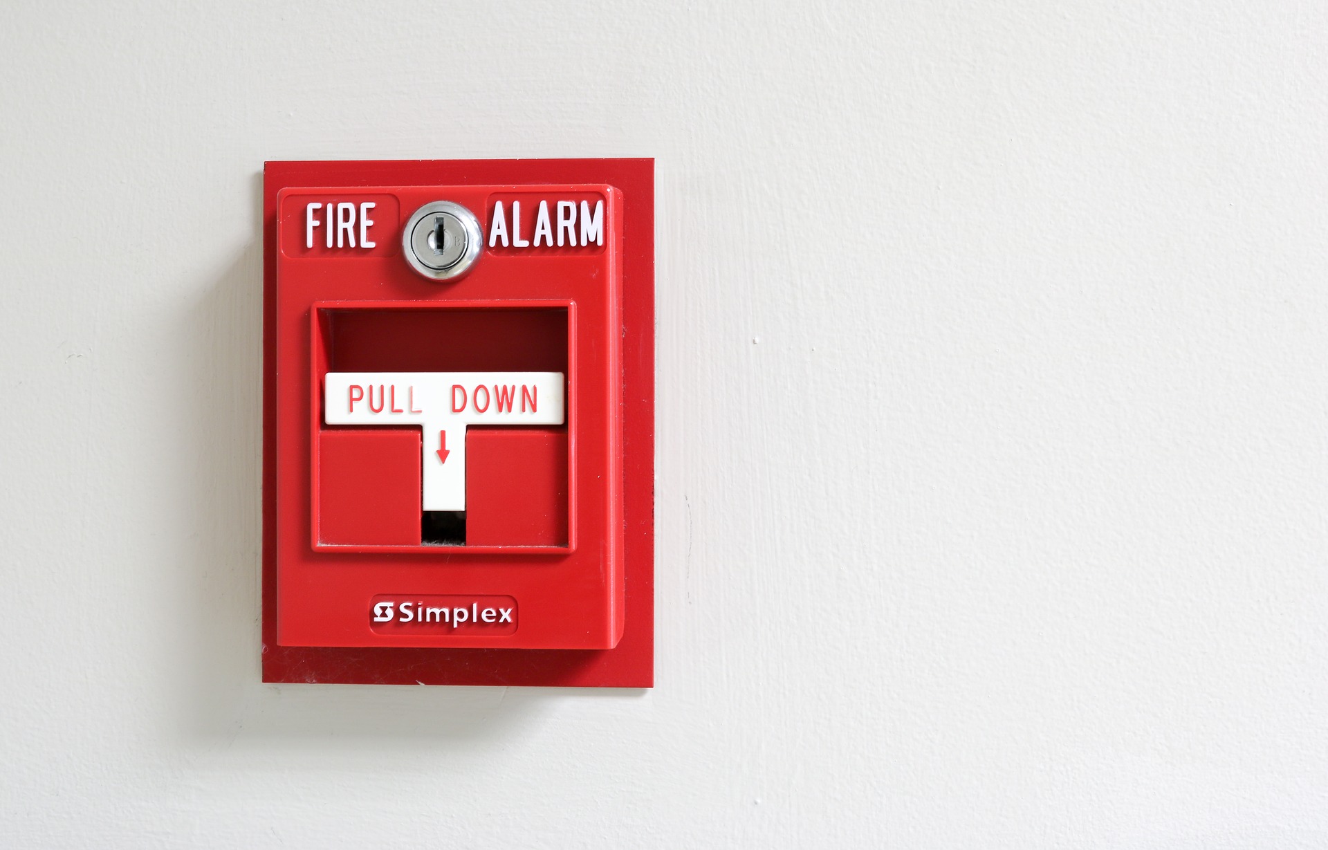 Comment éteindre une alarme incendie ? - Direct Prévention